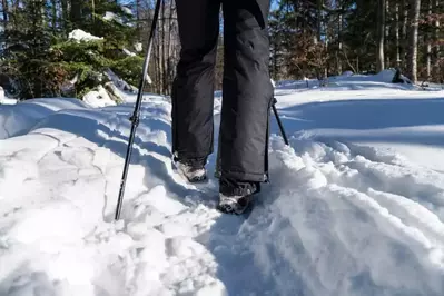 woman winter hiking in the smoky mountains