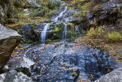 hen wallow falls in the fall