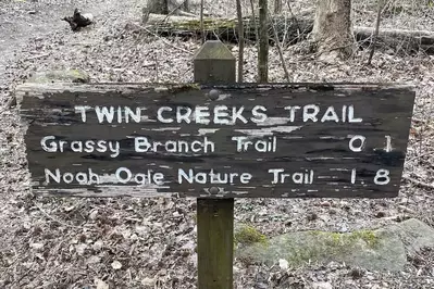 twin creeks trail sign