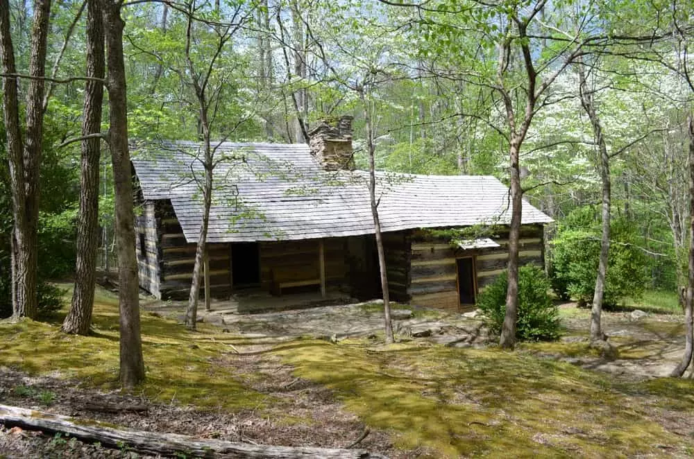 Porters Creek trail cabin